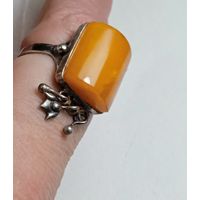 Винтажное кольцо с янтарем.