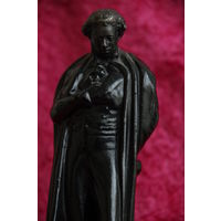 Статуэтка  " Пушкин "  ( Касли)   1987 г .  19,5 см