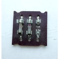 Плата предохранителей от радиоприемника.