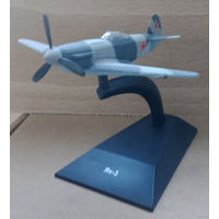 Модель самолета Як-3