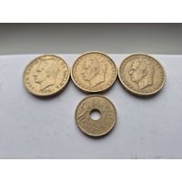 Сборный лот 100 и 25 песет 1982 и 1988 года Испании. Лот состоит из 4-х монет. 788