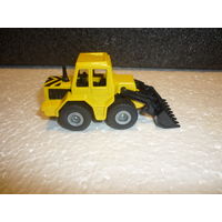 Модель Фронтальный погрузчик. SIKU 0802. 1:64