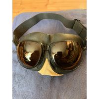 ОРИГИНАЛЬНЫЕ защитные очки со съёмными стёклами советского пилота ! Это более редкий вариант -противосолнечный.