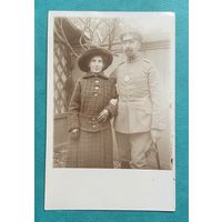 Фотооткрытка 1 Мировая война Немецкий офицер с супругой / униформа Железный крест