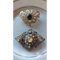 Броши с небольшими потерями цена за обе без МЦ