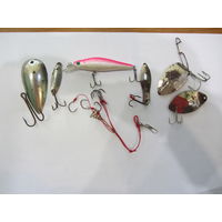 Воблер,блесны и крючки.