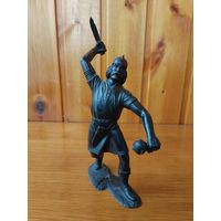 Фигурка викинга.