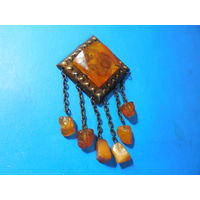 Старая Брошь. Янтарь.