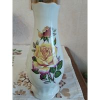 Ваза фарфоровая