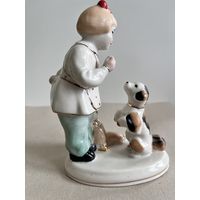 СТАТУЭТКА ФАРФОРОВАЯ "А НУ-КА ОТНИМИ ". 15*10*7 СМ. ЗХК ПОЛОННОЕ. 1 СОРТ. ОТЛИЧНОЕ СОСТОЯНИЕ.СМ. КЛЕЙМО,ФОТО И ОПИСАНИЕ.