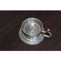 Металлический, переносной подсвечник на одну свечу.