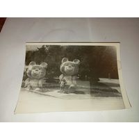 Фото с Олимпийским мышкой 1980 года . С рубля .