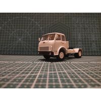 Масштабная модель МАЗ-5429 Седельный тягач Масштаб 1/43 Наш автопром