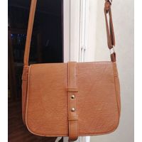 Сумка на длинном ремне в хорошем состоянии