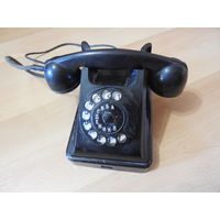 Старый телефон.