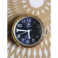 Часы наручные.  Состояние на скане. В коллекцию,ремонт,на запчасти.