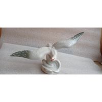 КОЛЛЕКЦИОННАЯ ФАРФОРОВАЯ СТАТУЭТКА АЛЬБАТРОС МИНСК МФФЗ ОРИГИНАЛ  .  Распродажа Коллекции !!! . Экспресс  Аукцион с рубля без МПЦ   .Много лотов в продаже .