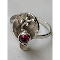 Кольцо серебро СССР,  проба 925 со звездой,  камень, клеймо завода СЮ, размер 19.5