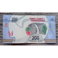 Werty71 Мадагаскар 200 ариари 2017 UNC банкнота