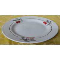 Тарелка эпохи СССР. Минский фарфоро-фаянсовый завод (Минск). 1968-1983 гг