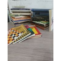 Книги по шахматам.