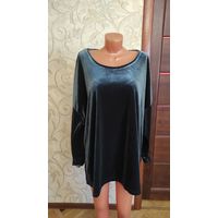 Шикарная блуза Yessica велюр на 70-72 размер. Глубокий перламутровый цвет сине-серый, очень красивый. Рукав красиво собран, интересно смотрится. Блуза в идеальном состоянии. Длина 82 см, ПОгруди 82 см