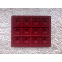 Планшет на 12 винтовых знаков.