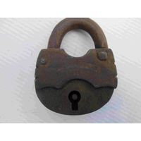 Замочек старинный навесной