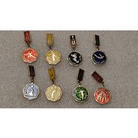 Лот значков Универсиада 1973,200 лотов с 1 рубля!!!