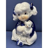 Статуэтка фарфор девочка с котиком