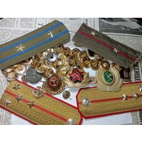 Пуговицы , кокарды , пагоны и другая фурнитура ВС СССР . С рубля .