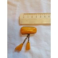 Брошь СССР янтарь