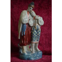 Статуэтка фарфоровая "  Майская ночь "  ЗХК Полонне    ( целая )