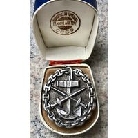 Брошь. Орден.