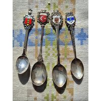 ПОДБОРКА ИЗ 4 СЕРЕБРЯНЫХ КОФЕЙНЫХ ЛОЖЕК, ЕВРОПЕЙСКИЕ ГОРОДА, ЭМАЛЬ ГЕРБ ВЕС 40 ГРАММ