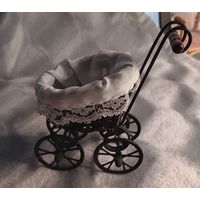 Винтажная миниатюрная кукольная коляска. Испания, 1950-е годы.