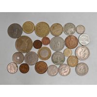 Монететы разных стран Одним лотом 25 монет. С рубля.