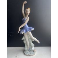 Фарфор  "Балерина изящная" 30x14x8 см