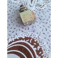 Кнопка малогабаритная однополюсная КМ1-1, непаяная. Есть 15 шт. б/у.