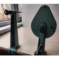 Устройство для перемотки намотки кинопленки СССР