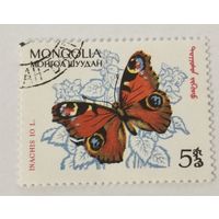 Марка из серии "Бабочки" - Incachis io (Павлиний глаз)