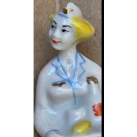 Фигурка фарфоровая СССР.  Стюардесса. Коростень.