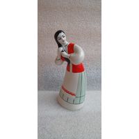 КОЛЛЕКЦИОННАЯ ФАРФОРОВАЯ СТАТУЭТКА ДЕВУШКА С КОСОЙ ЗКХ СССР РАННЯЯ ОРИГИНАЛ  .  Распродажа Коллекции !!! . Экспресс  Аукцион с рубля без МПЦ   .Много лотов в продаже .