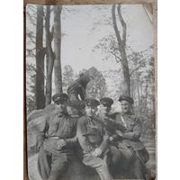 Фото группы красных командиров. 1930-е г. 12х17.5 см.