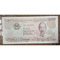 Банкнота Вьетнам. 2000 донгов. 1988 год.