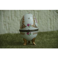 Шкатулка фарфоровая