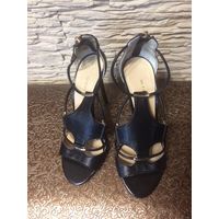 Босоножки кожа, Maria Esse, Италия, 35 размер. Длина стельки примерно 22,5-23 см, шпилька 8,5 см, очень красивые босоножки, качественная натуральная кожа, идеальное состояние.