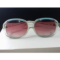 Очки стиле оверсайз с формой линз Бабочка . Дизайн характерен для 1970-х   годов .Предсезонная распродажа Винтажных солнцезащитных очков разных брендов и некоторые из СССР ,  С  рубля !