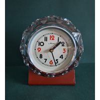 Будильник "Маяк", стекло, советский.