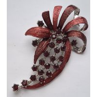 Брошь. Гранатовые кристаллы. Камета